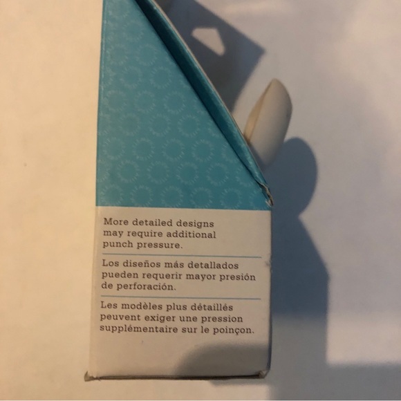 NIB Martha Stewart Crafts Double Edge Punch, Double Link Trim - Picture 4 of 5